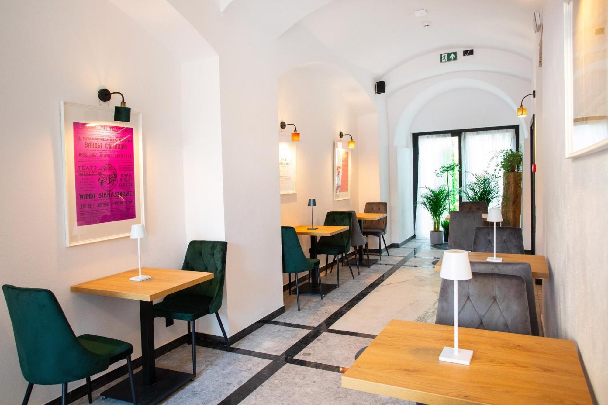 Hotel Teatr — Fotos 1